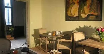 Отель Ganda Rooms & Suites